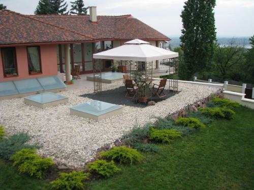 Bed & Breakfast Sz�pkil�t�s Vend�gh�z