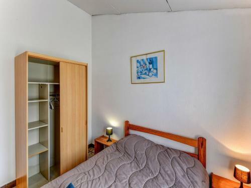 Snug Holiday Home In Saint-savinien With Private Terrace