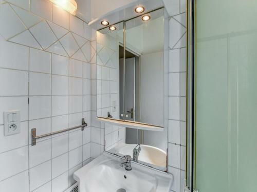 Quaint Holiday Home In Saint-savinien With Private Terrace
