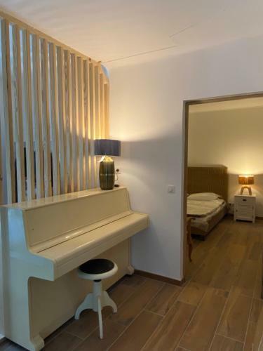 Villa de Charme Avec Piscine � 500m Des Plages