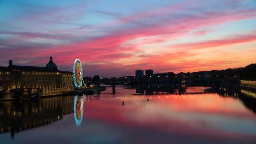 Toulouse Centre Large Apartment With Parking