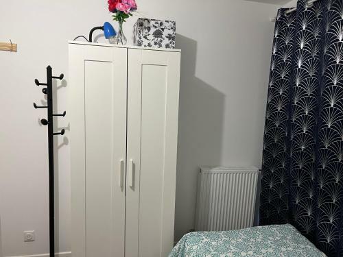 Hostal Chambre Partage 15mn Cdg 25mn Paris