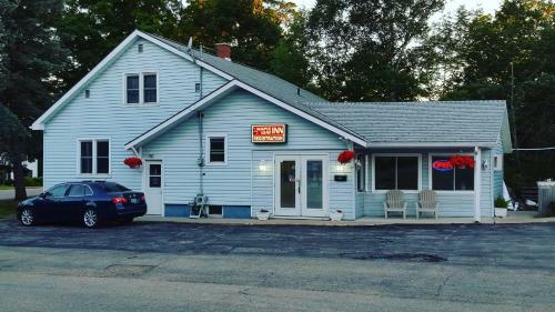 Motel Maple Leaf Inn
