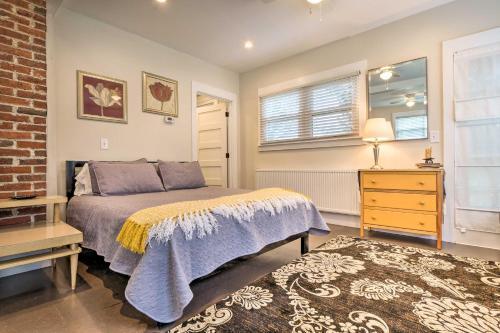 Coastal Studio Cottage With Deck - Walk To Town