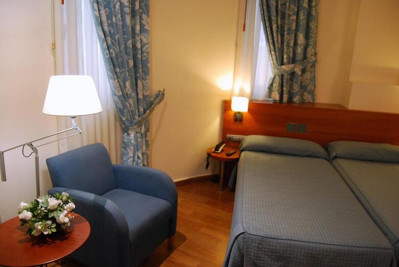 Hotel Mieres Del Camino