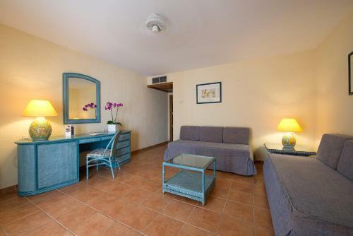 Hotel Bluebay Ban�s