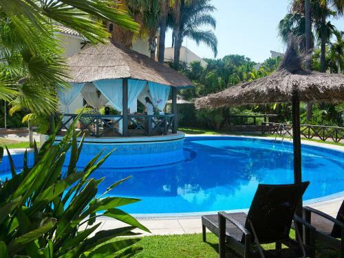 Hotel Bluebay Ban�s