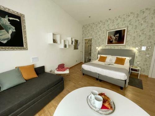 Hostal Monza City Rooms & Studios