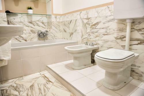 Hostal Corso 151