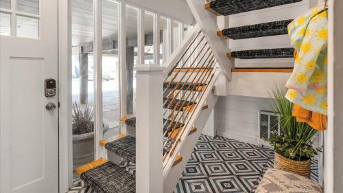 Luxury Designed Ocean View 5 Bed, 3 Suites, Pool