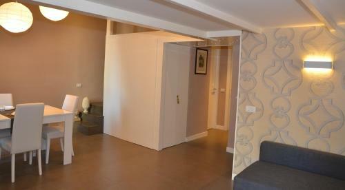 Acacia Apartment Naples Short Lease
