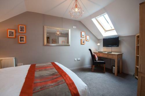 Hostal The County