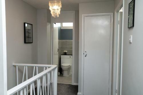 Apartamento Large Modern Contractor House - Free Parking - Staycations Welcome By Comfyworkers