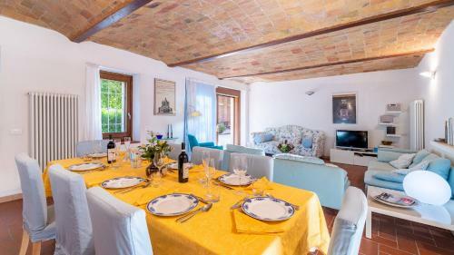 Villa Cascina La Valle 10&2