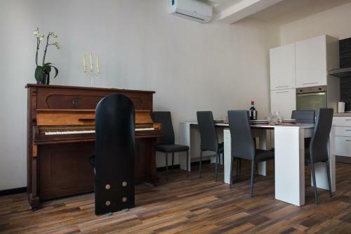 Parco Ducale Elegant Apartment Con Balcone