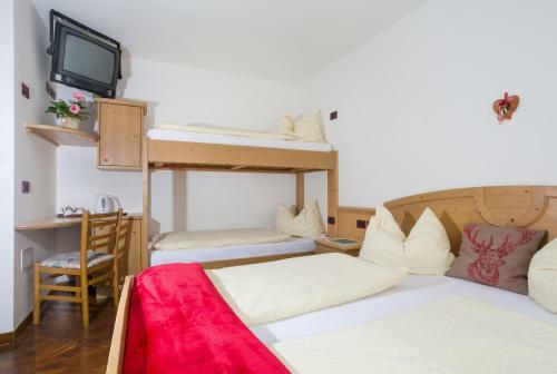 Hostal J�gerhaus Di Bontempelli