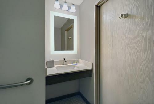 Holiday Inn Express Adrian, An Ihg Hotel