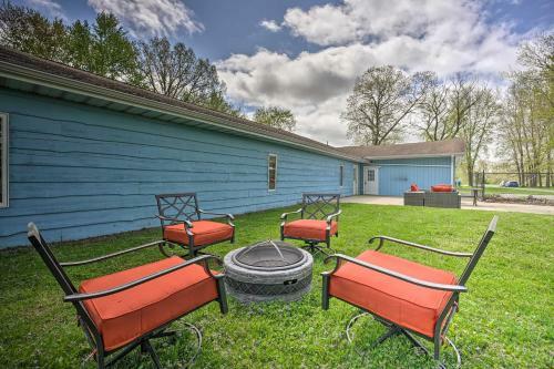 Harbor Country Retreat With Pool 3 Mi To Lake!