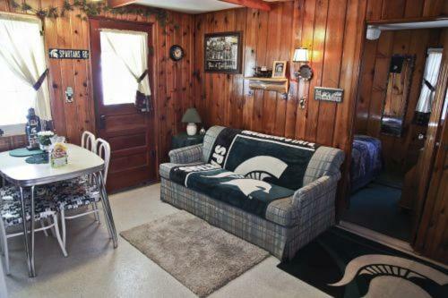 Cabin #1 - Cedar Village Cabin