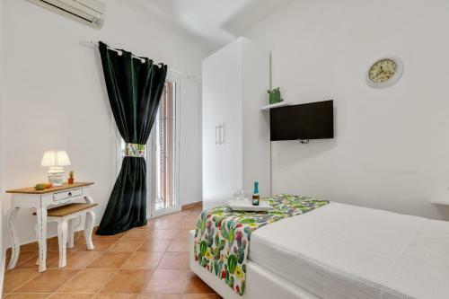 Vucciria Market Apartment With Balconies