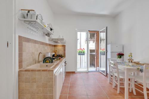Vucciria Market Apartment With Balconies