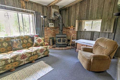 Rustic De Tour Village Cabin With Deck On Lake Huron!