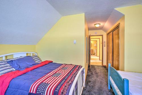 Houghton Lake Home With Dock - Near Boat Launch!