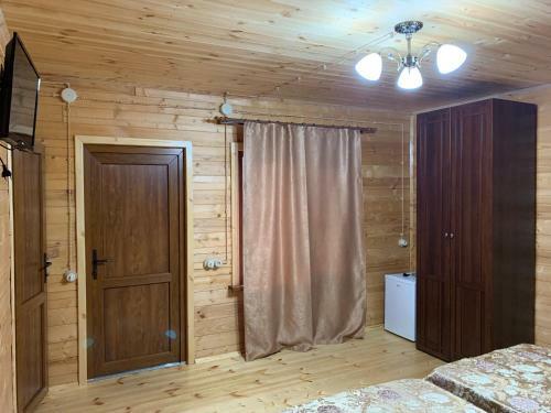 Hostal Wood House