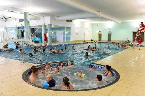 Cedars 48 At Southview Leisure Park