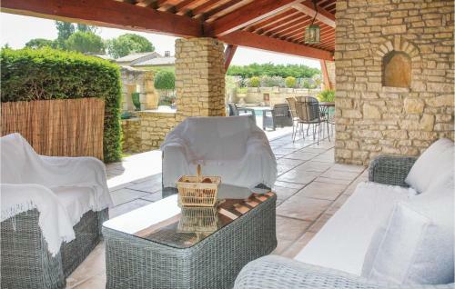 Nice Home In Gordes With 6 Bedrooms
