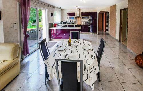 Two-bedroom Holiday Home In St Michel Chef Chef
