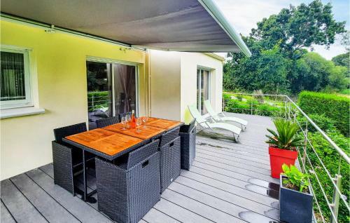 Two-bedroom Holiday Home In St Michel Chef Chef