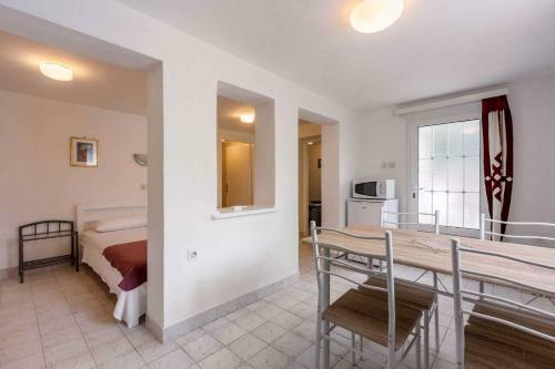 Apartments In Crikvenica 39415