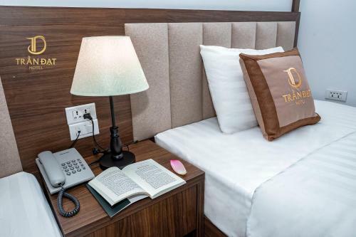 Tr?n ??t Hotel