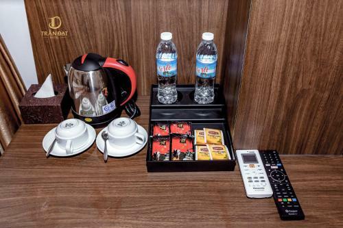 Tr?n ??t Hotel