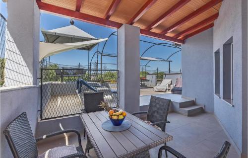 Nice Apartment In Pula With Wifi And 2 Bedrooms