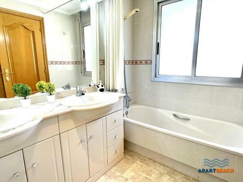 Apartbeach Illes Balears Junto Playa Y Parking