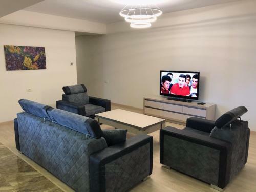 North Avenue New Apartment