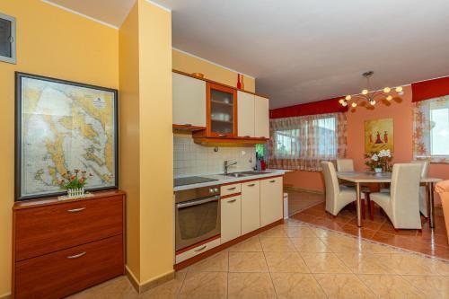 Apartment In Dramalj 41531