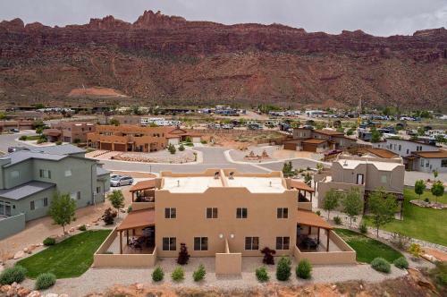 Sg3 - Near Arches Park - Beautiful Wrap-around Patio With Views!