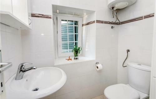 Three-bedroom Holiday Home In Kotor