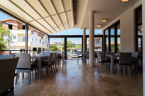 Apartamento Hotel Hills - Free Parking & Breakfast