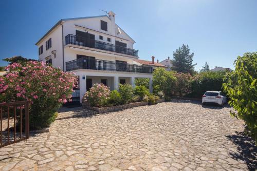 Hostal Rooms Miramare
