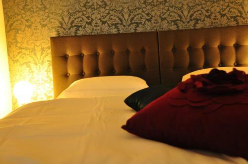Hotel Six! Eat Work Sleep