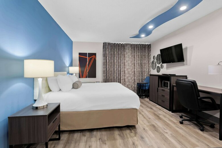 Howard Johnson Plaza Hotel Windsor