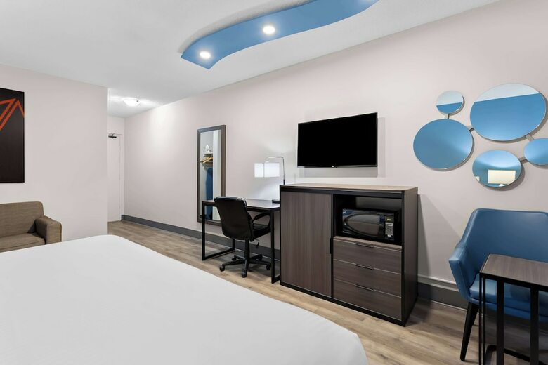 Howard Johnson Plaza Hotel Windsor