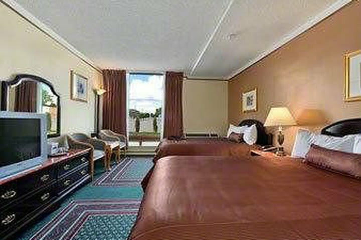 Howard Johnson Plaza Hotel Windsor