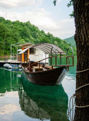 Piva Lake Glamping