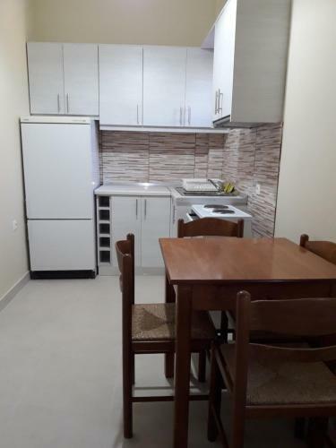 Foteinos Apartments