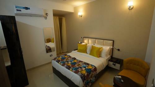 M K Hotel And Restaurant